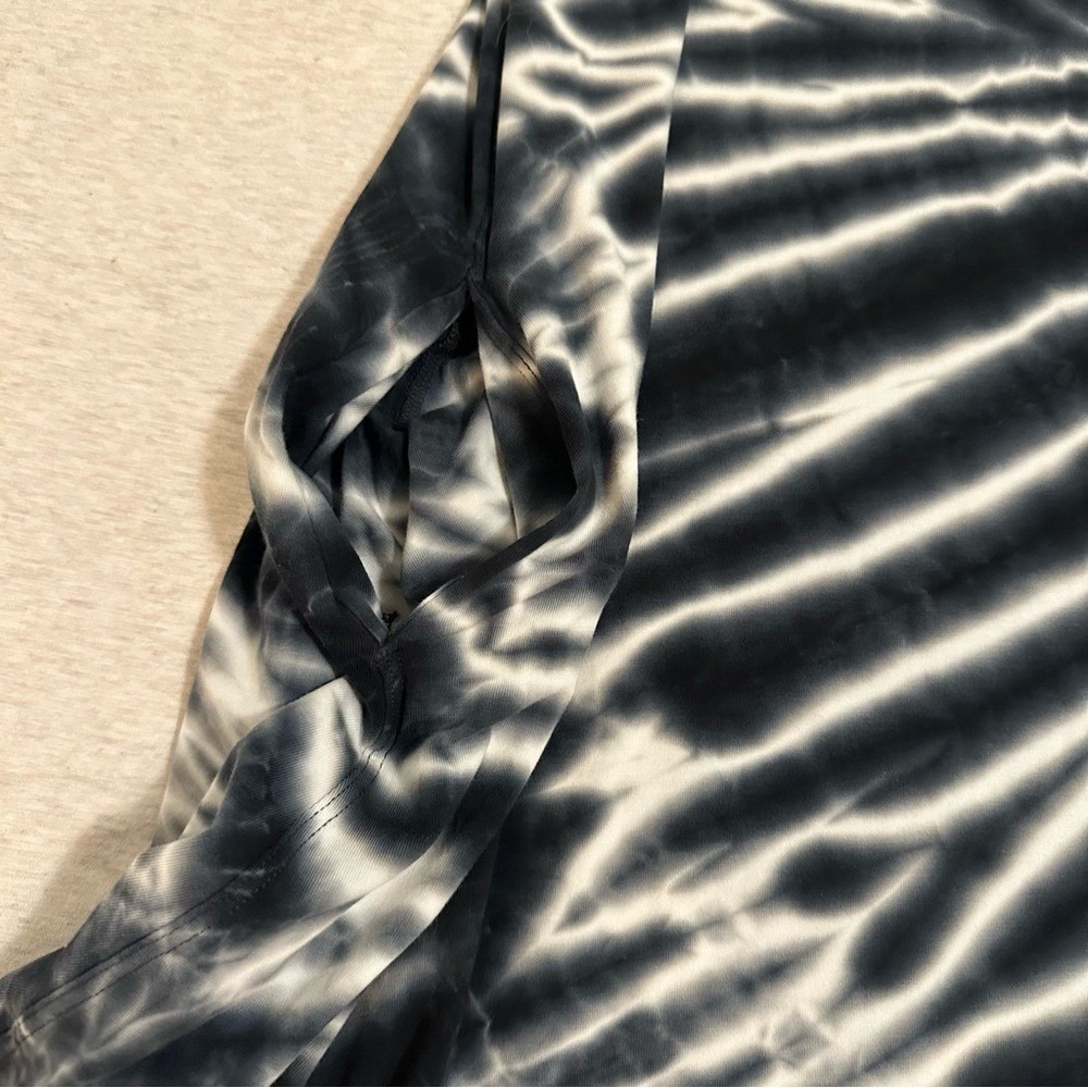 Black and White Tie-Dye T-Shirt‎ Dress - Picture 3 of 4